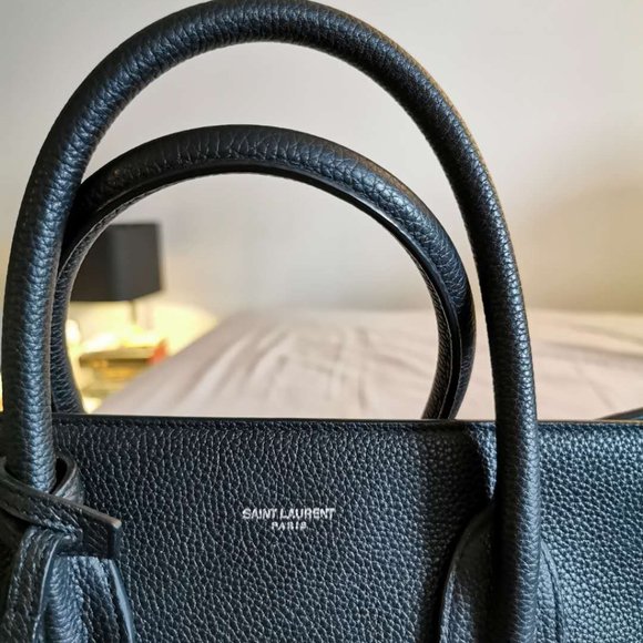 SAC DE JOUR LARGE IN GRAINED LEATHER SAINT LAURENT - Picture 4 of 5